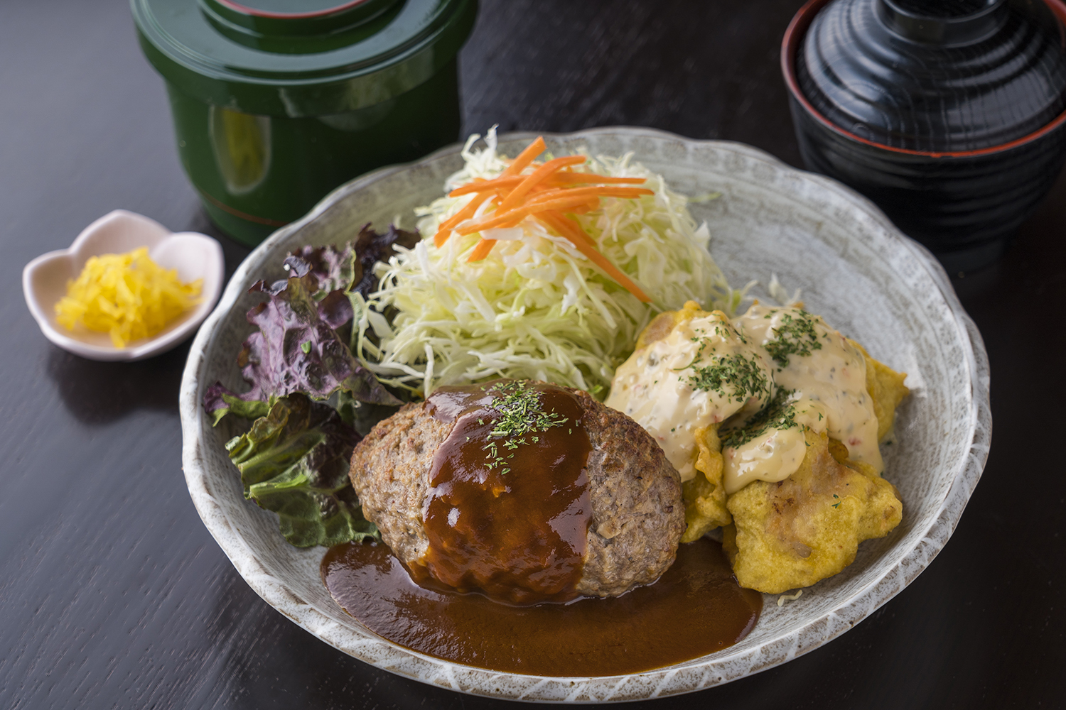 自家製ハンバーグとチキン南蛮御膳02.jpg