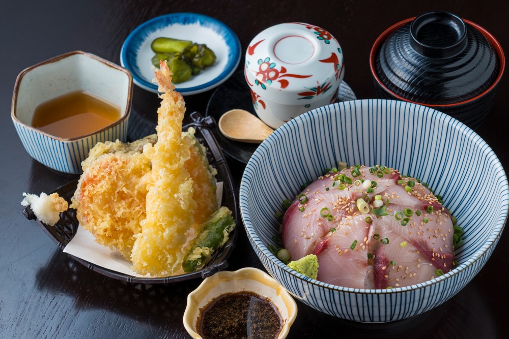 黒瀬ぶり丼_横1000px.jpg