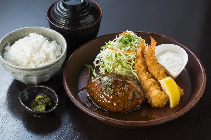 手仕込ハンバーグとエビフライ御膳.jpg